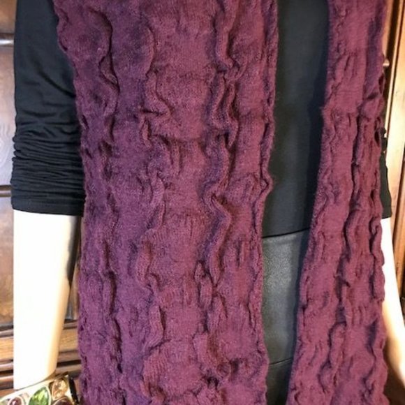 NWOT Jones New York Merlot Tufted Scarf - Picture 4 of 5